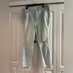 Old Navy light wash jeans - Size 14